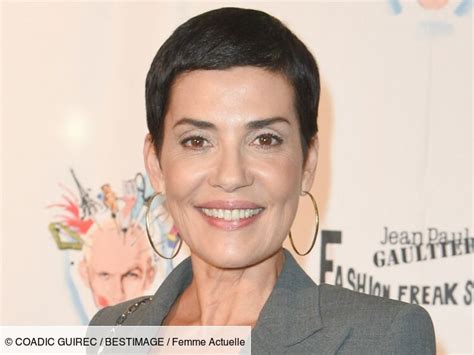 Cristina Cordula se dévoile en bikini triangle ses fans adorent