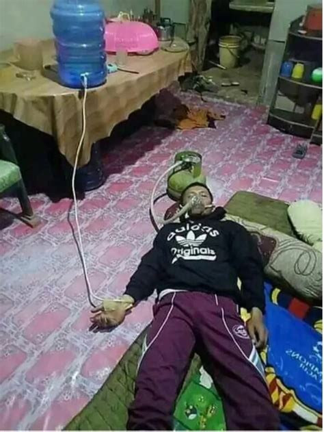 Tingkah Nyeleneh Pura Pura Sakit Ini Absurd Banget Kocak Hot Liputan