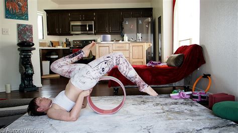 Aurorawillowsyogamilf On Live Sex Cam Webcam Chat Rabbitscams