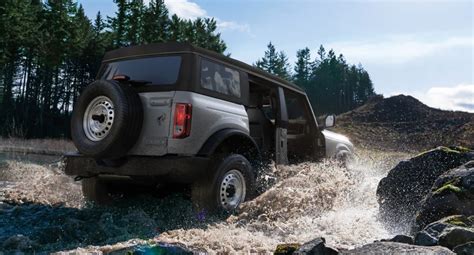 The 2022 Ford Bronco Everglades Will Have A Snorkel Can It Drive Underwater