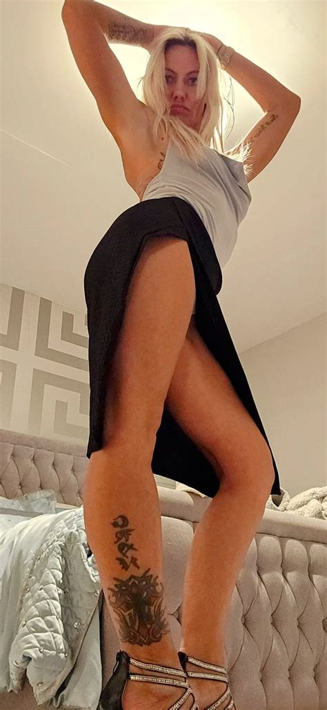 Amateur Blonde Milf Teases Nude Pics Xhamster