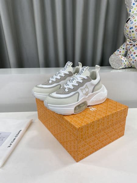 Кроссовки Naked Wolfe купить с доставкой по выгодным ценам в интернет магазине OZON