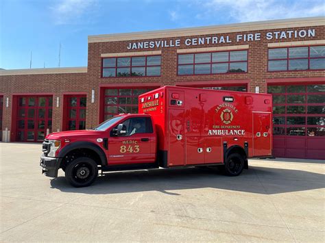 Janesville (WI) Fire Department Gets New Horton Type 1 4x4 Ambulance ...