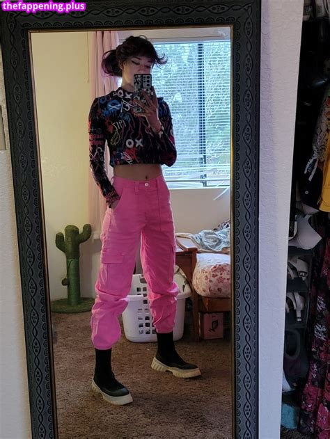 Queen Tofu Games Queentofu Tofu Games Https Nude Onlyfans Photo