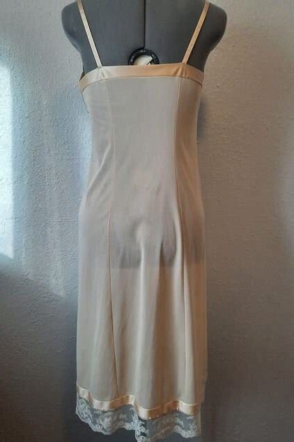 1970s Nude Vanity Fair Dress Slip Size Small 32 Etsy