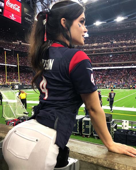 Niece Waidhofer [SJ Friday] : r/SexyWomanOfTheDay