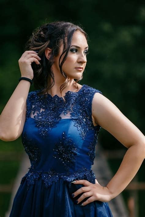 Image Libre Brunette Jolie Fille Portrait Jeune Femme Souriant Posant Attrayant Nature