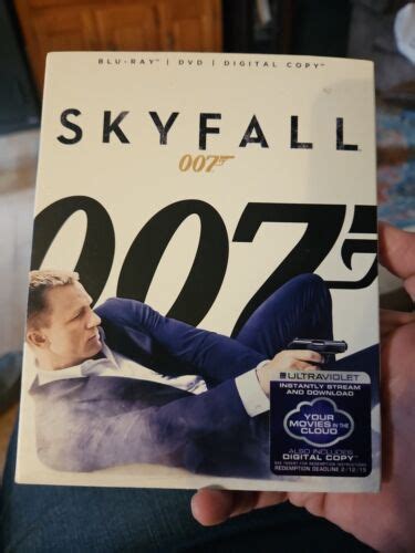 Skyfall Blu Ray Dvd James Bond Movie Daniel Craig Javier Bardem