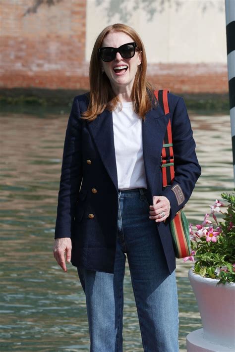 Julianne Moore – Arrives in Venice 08/30/2022 • CelebMafia