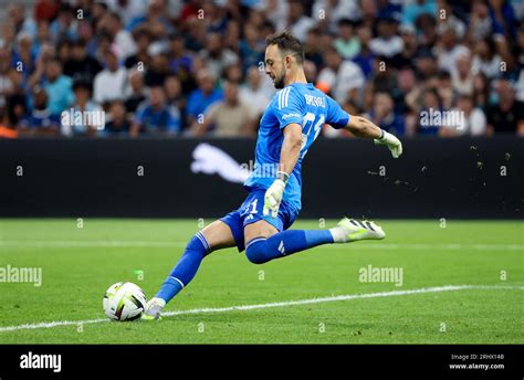 Il Portiere Del Panathinaikos Alberto Brignoli Durante La Uefa