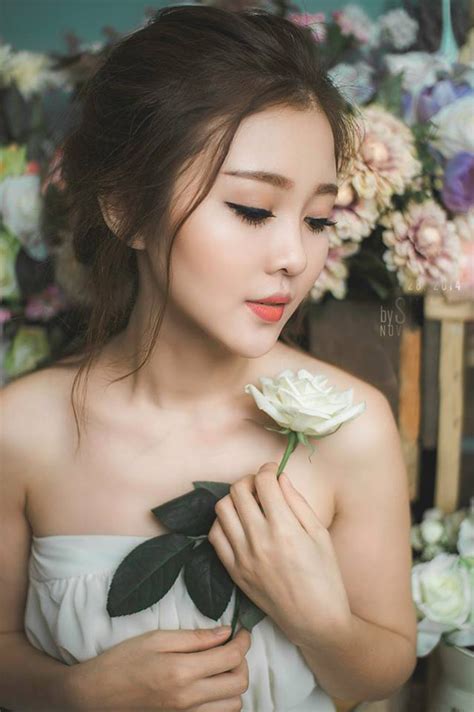 Ngô Kiến Huy lộ dấu vết hẹn hò với hot girl có nút Kim cương YouTube đầu tiên tại VN