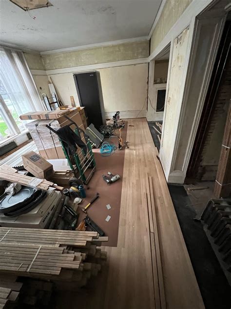 Museum guides explain the milton w smith house significance 31