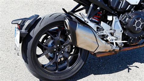 Power Naked Bikes Motorradonline De