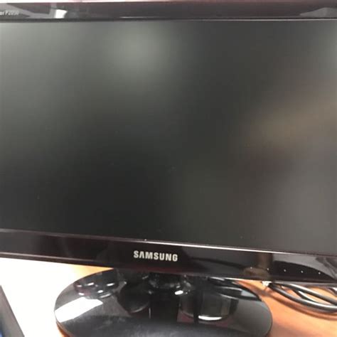 Samsung Syncmaster P2050 Monitor, Computers & Tech, Desktops on Carousell