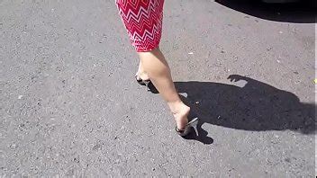 TACONES MULE NEGRO CAMINANDO XVIDEOS