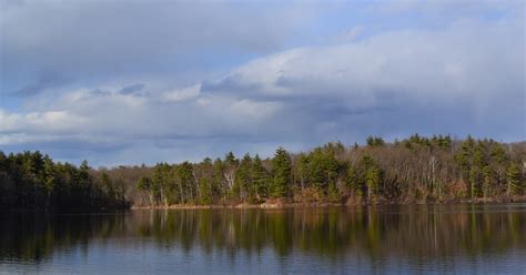 Hike Around Walden Pond Walden Pond Path Parking