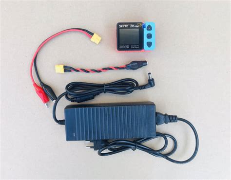 Зарядний пристрій SKYRC B6NEO для заряджання 1-6S акумуляторів (LI-PO ...