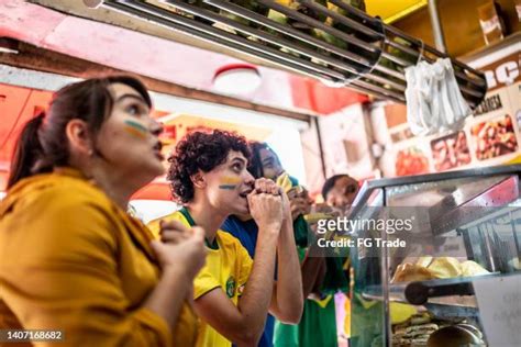 10884 São Paulo Fans Stock Photos High Res Pictures And Images