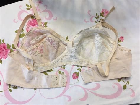 Vintage S Nude Beige Lace Bra Soft Lace Cup Gem