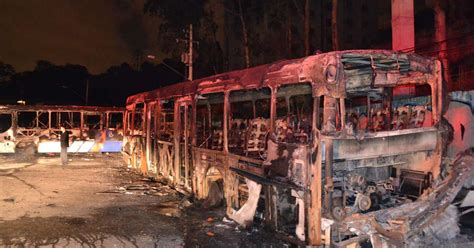 Sp Protesto Por Corte De Gua Tem Nibus Incendiados Na Zona Oeste