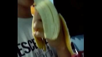 Chupando Banana Asi Se Hace XVIDEOS