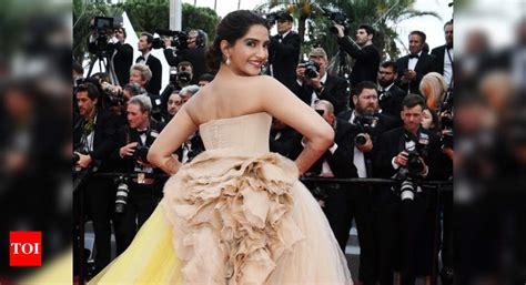 From Alia Bhatt To Kareena Kapoor Bollywood Celebs Love The Nude Colour Times Of India