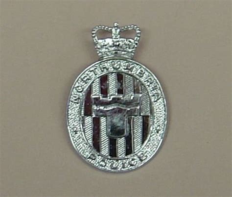 NORTHUMBRIA POLICE QC chrome cap badge - Jeremy Tenniswood Militaria