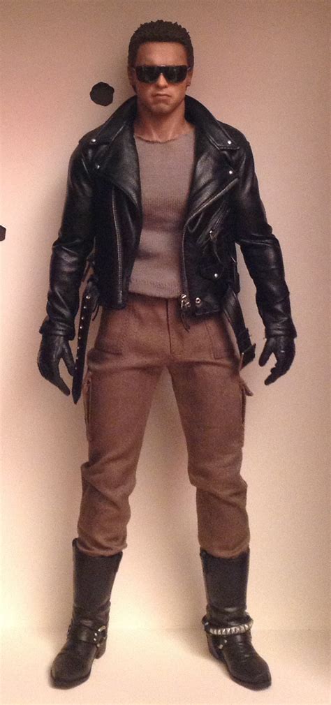 Hot Toys The Terminator T MMS T Battle Damaged Version Scale Figure