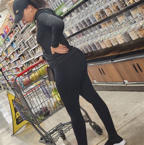 Out In The Wild 20 Lightskin Ebony Goddess Phat Ass Spandex Leggings Yoga Pants Forum