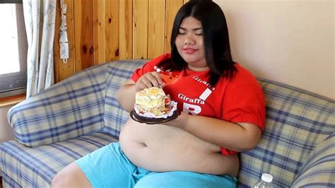 Cake Eating BBW ThisVid