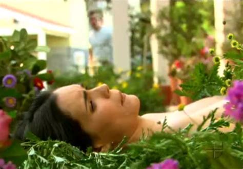 Naked Scarlet Ortiz In Amas De Casa Desesperadas