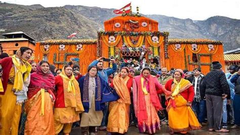 Badrinath Temple Significance Location Architectural Timings