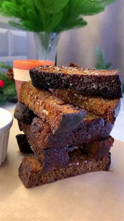 Хрустящие чесночные гренки 🍞 Ингредиенты: Бородинский хлеб Растительное ...
