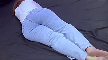 La Madrastra Olvid Quitarse Los Jeans Y Su Hijastro La Ayud Xvideos