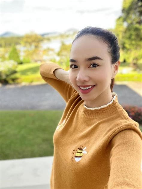 Đinh Ngọc Diệp hiếm hoi diện bikini khoe eo thon chuẩn không tưởng sau 2 lần sinh nở