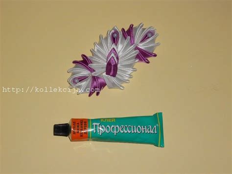 Брошь канзаши | Брошь, Атласные ленты, Руки