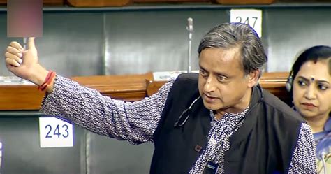 Right Thing Rather Than Right Wing Shashi Tharoor Is All Praises For