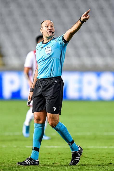 Mateu Lahoz juega el comodín de Catalunya en su guerra contra el CTA y