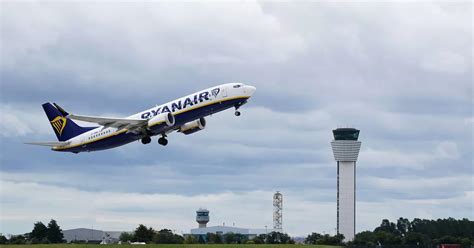 Ryanair passengers issued travel warning to anyone with flights booked