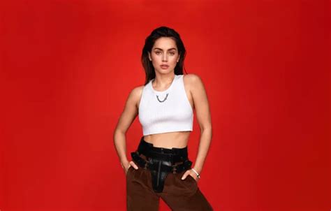 Обои girl beautiful model brunette cute Top Ana de Armas на телефон и рабочий стол раздел