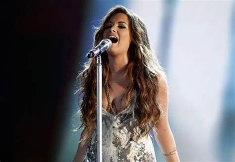 Demi Lovato Hot Wallpaper