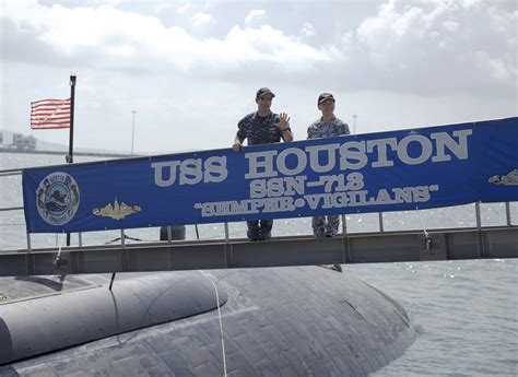 uss houston visits sasebo  western pacific deployment united