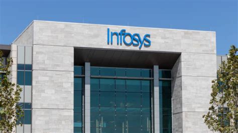 Infosys Gives Salary Hike To Top Performers