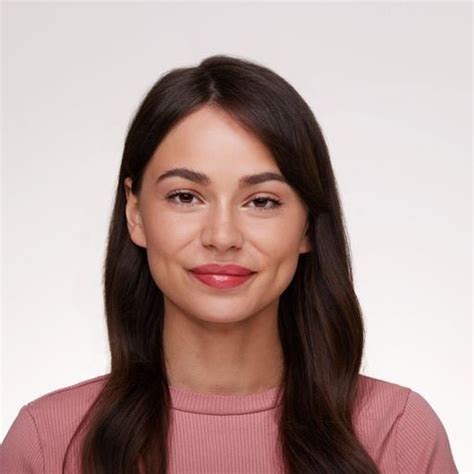 Помада для губ Essence Hydrating Nude Lipstick г купити на EVA UA гіпермаркет краси