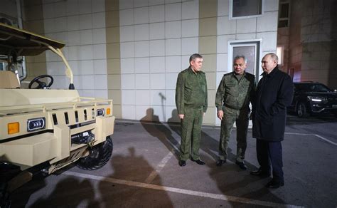 Посещение штаба Южного военного округа • Президент России