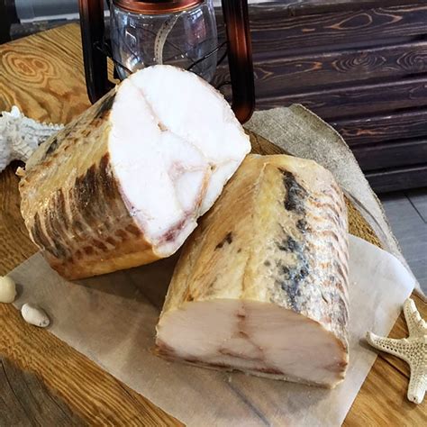 Белуга горячего копчения - купить в Москве недорого