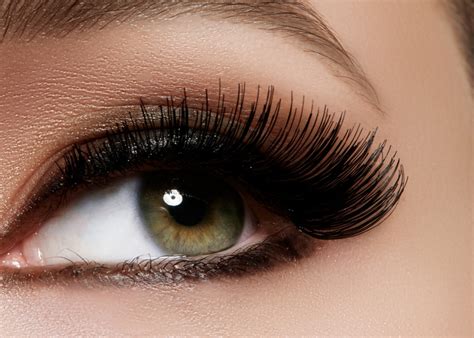Entretenir les extensions de cils- La Loge Beauté, Maquillage