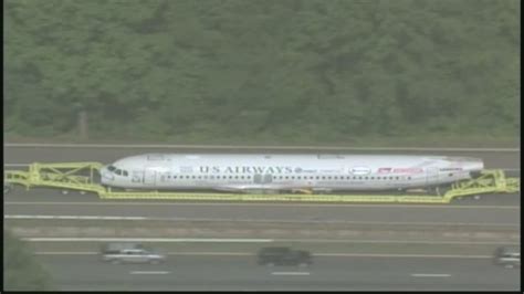 airways flight  plane arrives  charlotte  years  crash