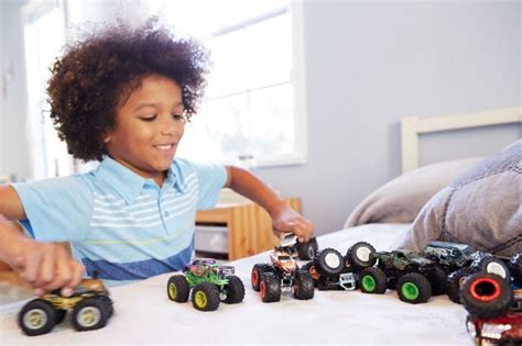 Džipas Hot Wheels FYJ kaina pigu lt