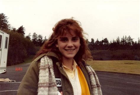 Hot Kerri Green Bikini Pics